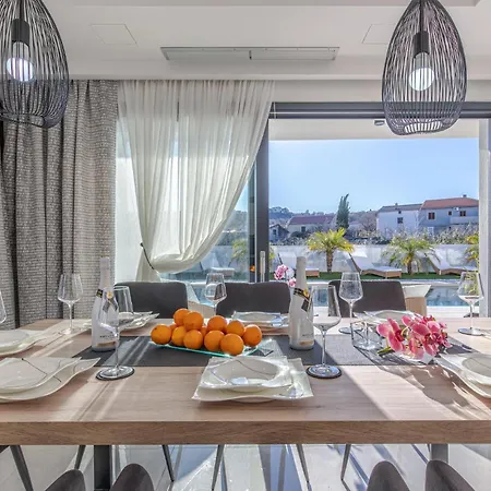 Holiday home In Krk With Indoor Swimming Pool Vrh (Krk)